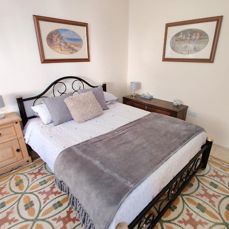 Ellas Place Tarxien Exterior foto